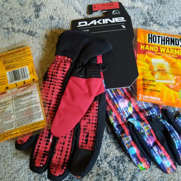 NWT Dakine Snowboarding Skiing Park Crossfire Tokyo Nights Dakine Gloves 🧤 - Picture 1 of 5